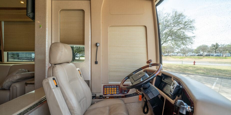 luxury-rv-marathon-coach-1011-025