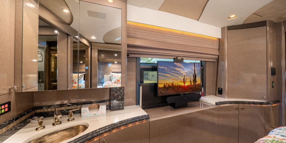 luxury-rv-marathon-coach-1153-09