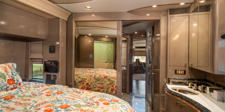 luxury-rv-marathon-coach-1153-11