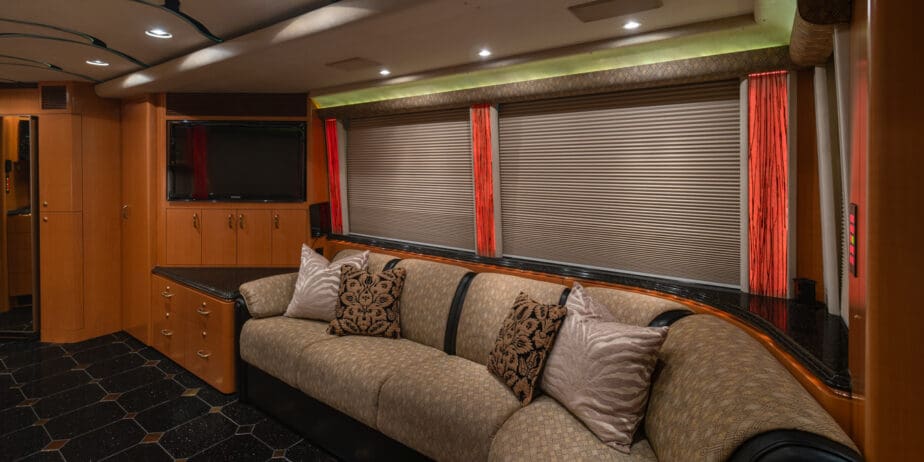luxury-rv-marathon-coach-959-003