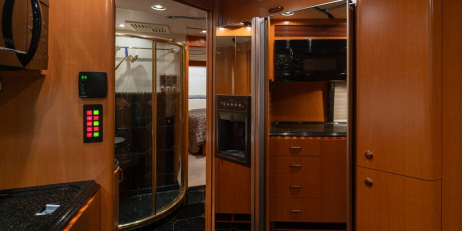 luxury-rv-marathon-coach-959-008