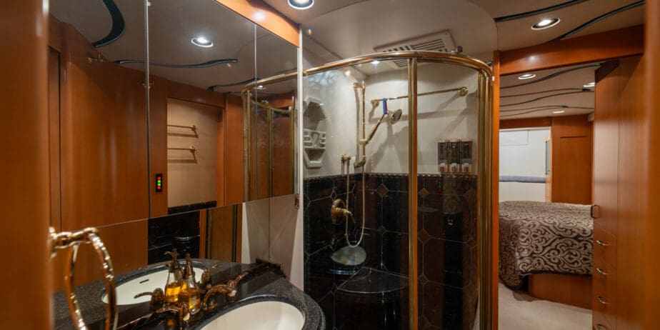 luxury-rv-marathon-coach-959-009