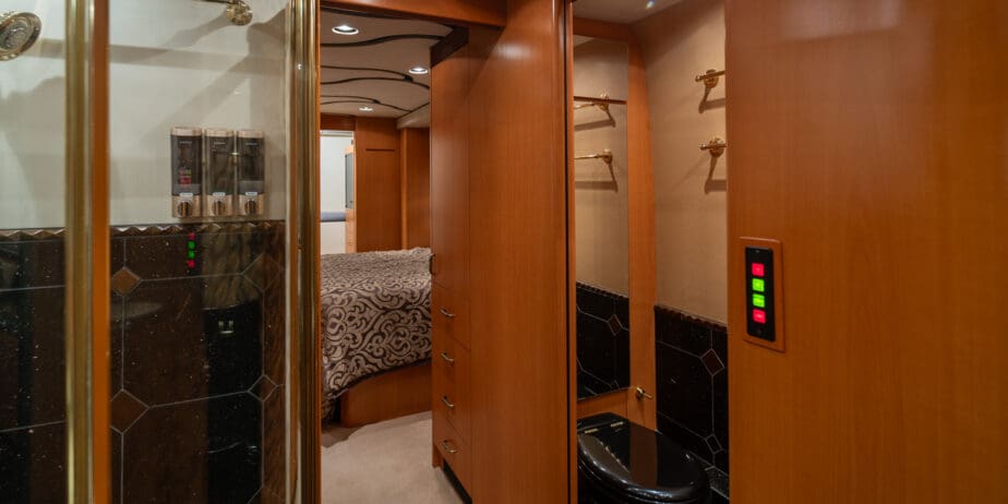 luxury-rv-marathon-coach-959-011