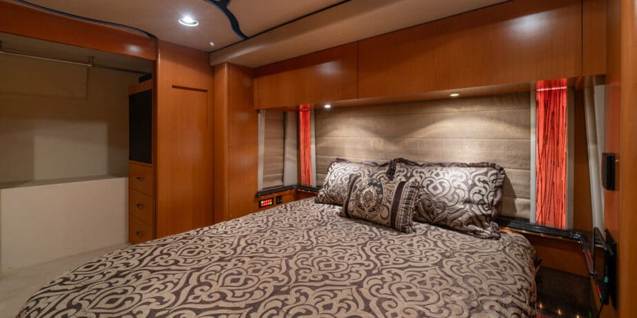 luxury-rv-marathon-coach-959-016