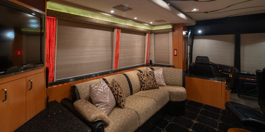 luxury-rv-marathon-coach-959-030