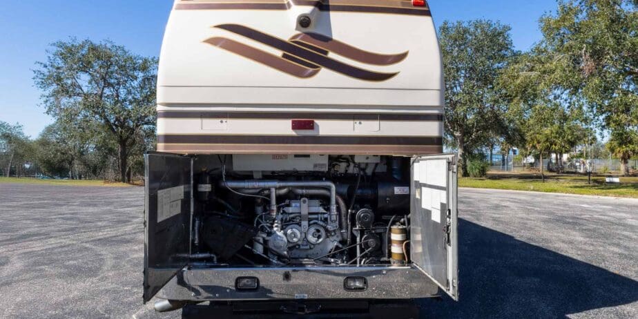 1991-Prevost-Country-Coach-40XL-Outside-SM-12