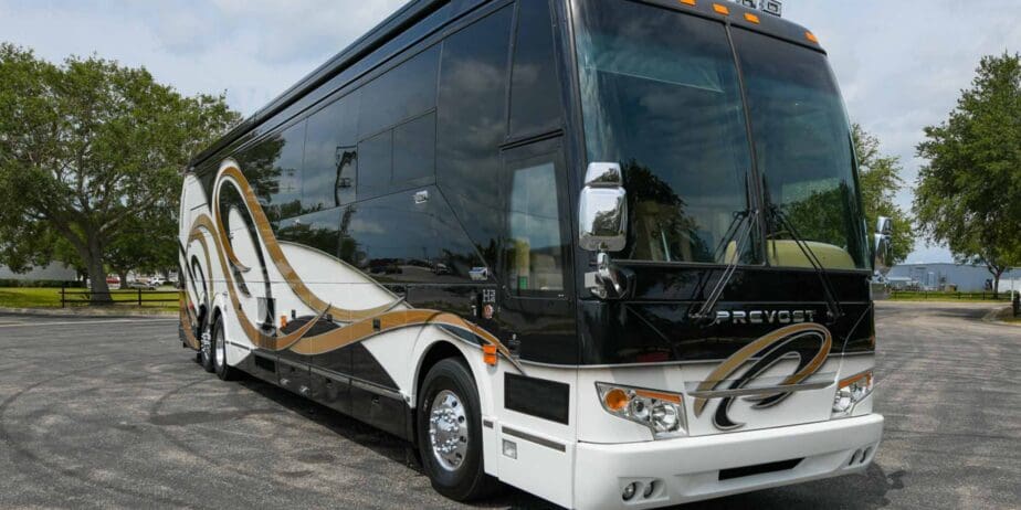 2003-Prevost-Liberty-Exterior-SM-01