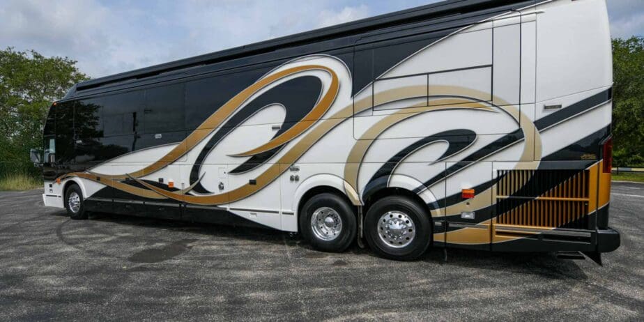 2003-Prevost-Liberty-Exterior-SM-08