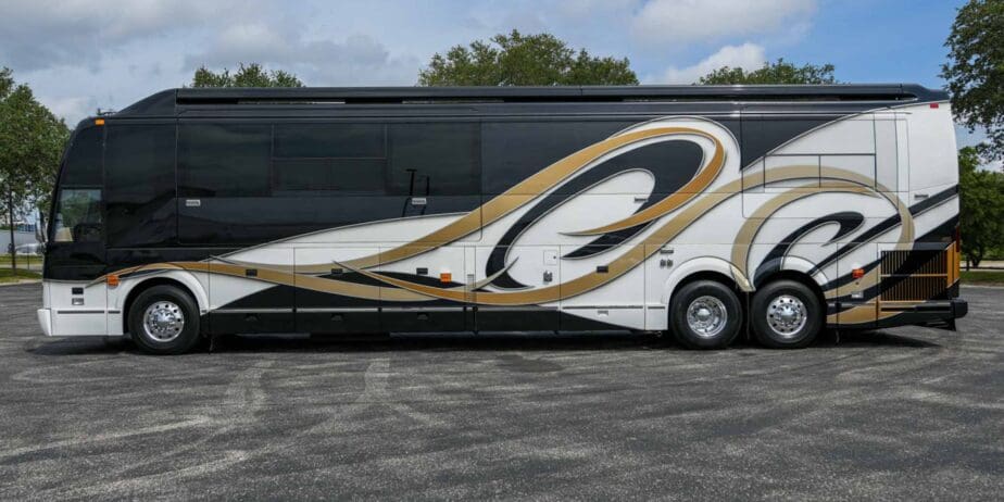 2003-Prevost-Liberty-Exterior-SM-09