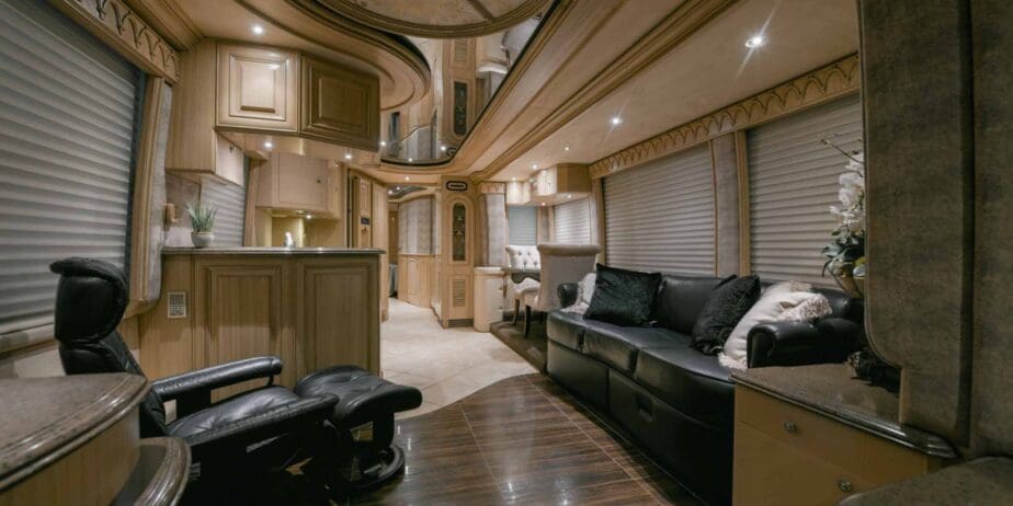 2003-Prevost-Liberty-Interior-SM-03