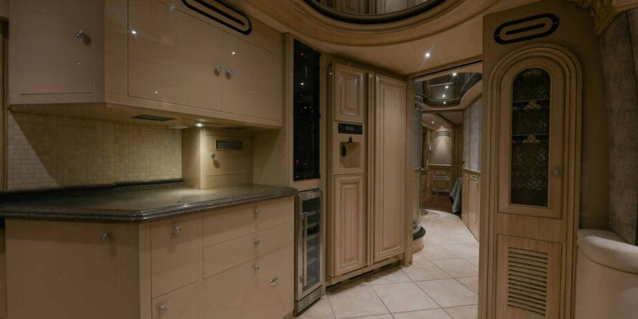 2003-Prevost-Liberty-Interior-SM-08