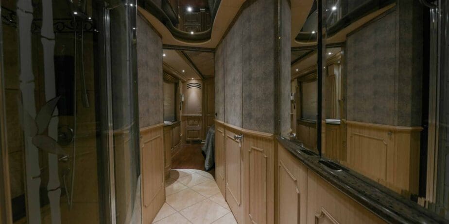 2003-Prevost-Liberty-Interior-SM-11