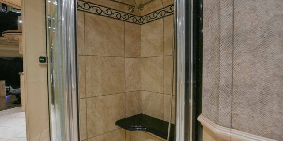2003-Prevost-Liberty-Interior-SM-14