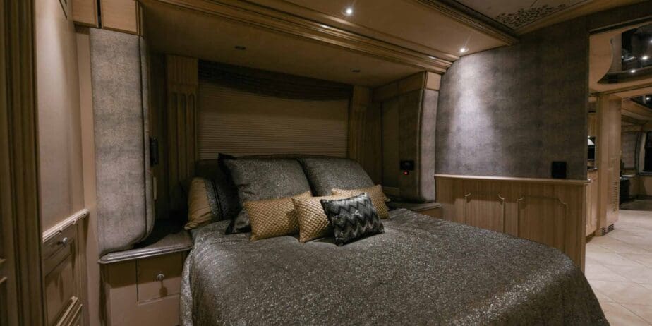 2003-Prevost-Liberty-Interior-SM-18