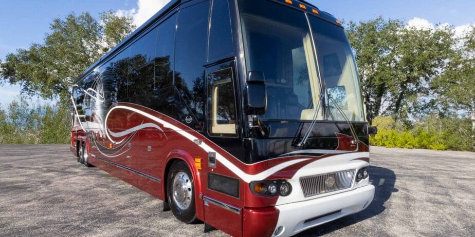 2009-Prevost-Marathon-Exterior-SM-01