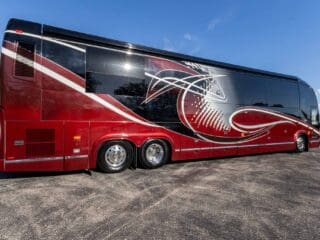 2009-Prevost-Marathon-Exterior-SM-04