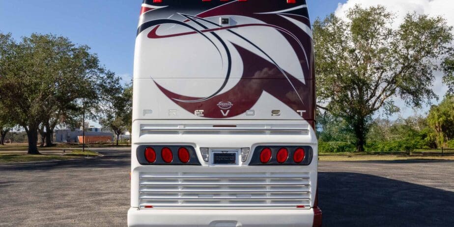 2009-Prevost-Marathon-Exterior-SM-06