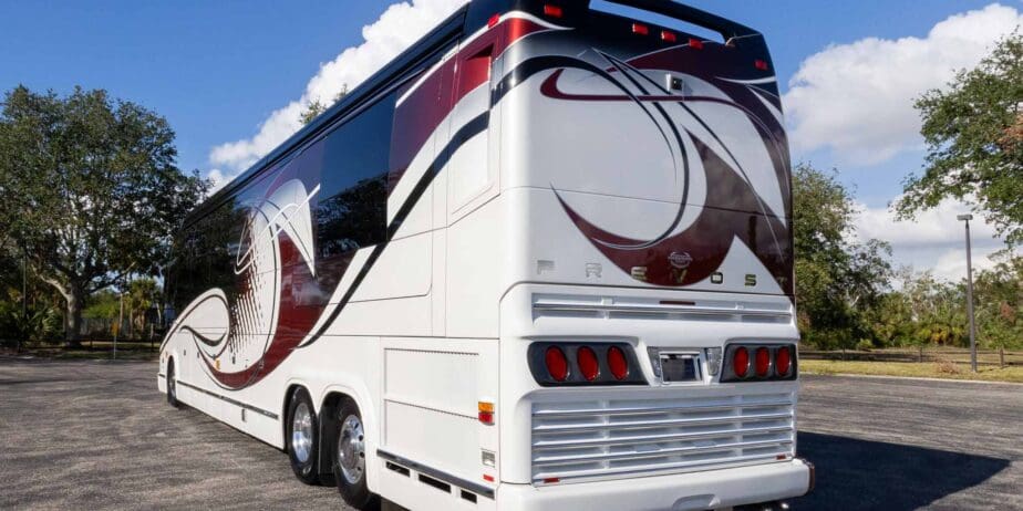 2009-Prevost-Marathon-Exterior-SM-07
