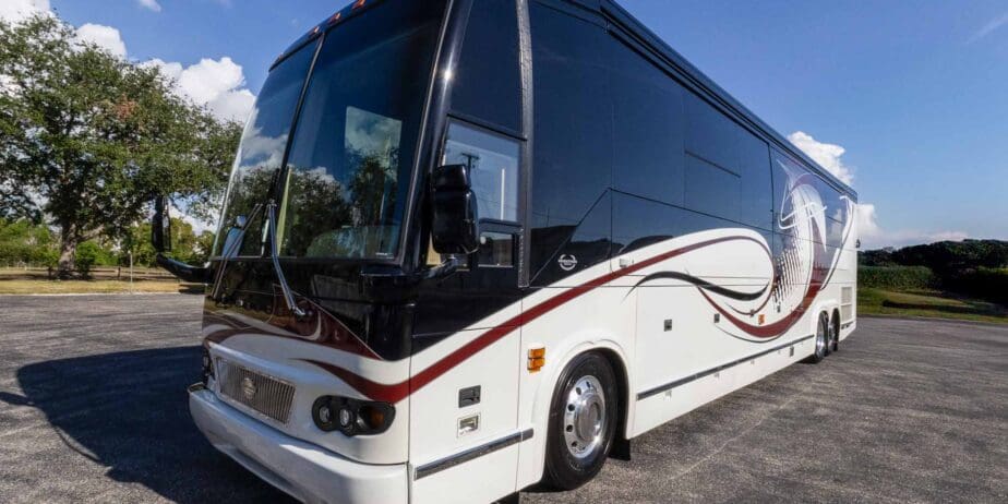2009-Prevost-Marathon-Exterior-SM-11