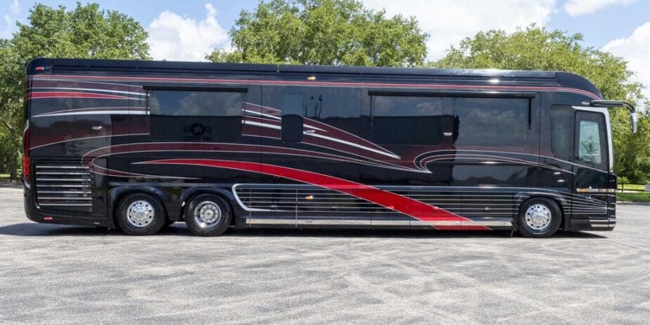 2019-Newell-P50-2349-Exterior-SM-03_copy1