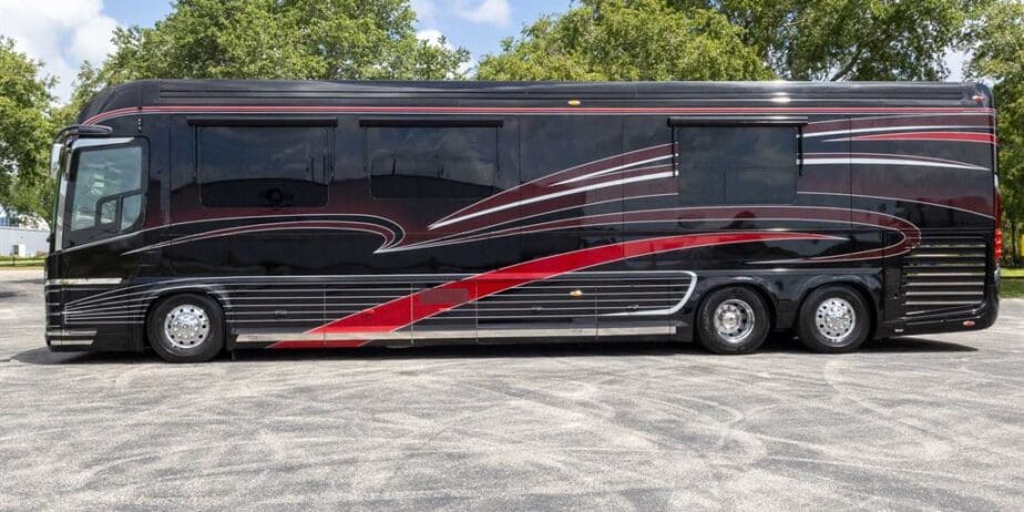 2019-Newell-P50-2349-Exterior-SM-09_copy1