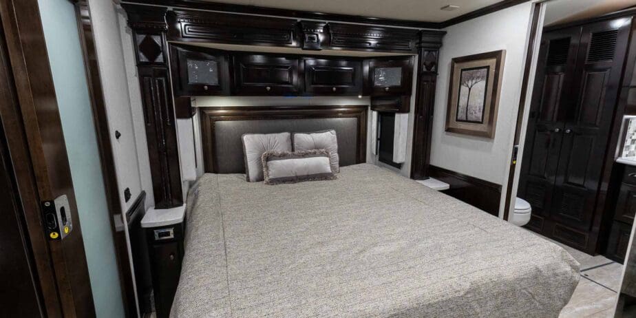 2021-Newmar-Dutch-Star-4326-Interior-14