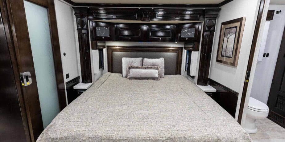 2021-Newmar-Dutch-Star-4326-Interior-15