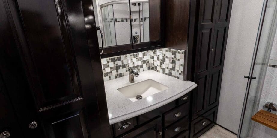 2021-Newmar-Dutch-Star-4326-Interior-19