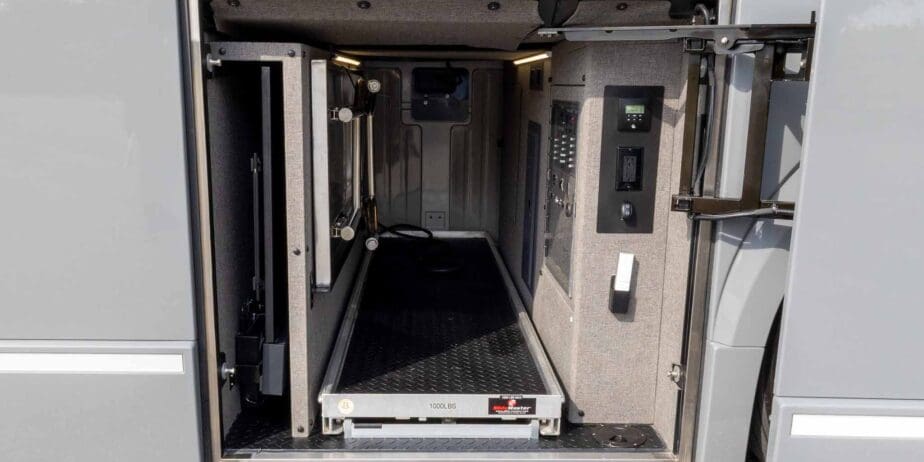 2024-Prevost-Loki-H3-45-Outside-08