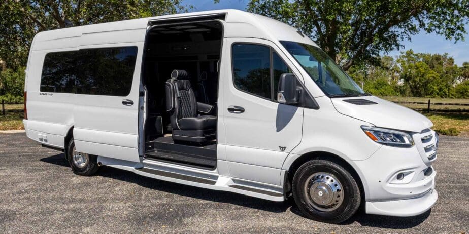 2024-Ultimate-Toys-Ultimate-Coach-Exterior-03