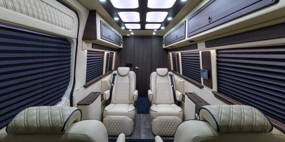 2025-OGV-1112-V-Cruise-Interior-SM-03