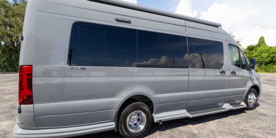 2025-OGV-1132-V-RV-Exterior-SM-04