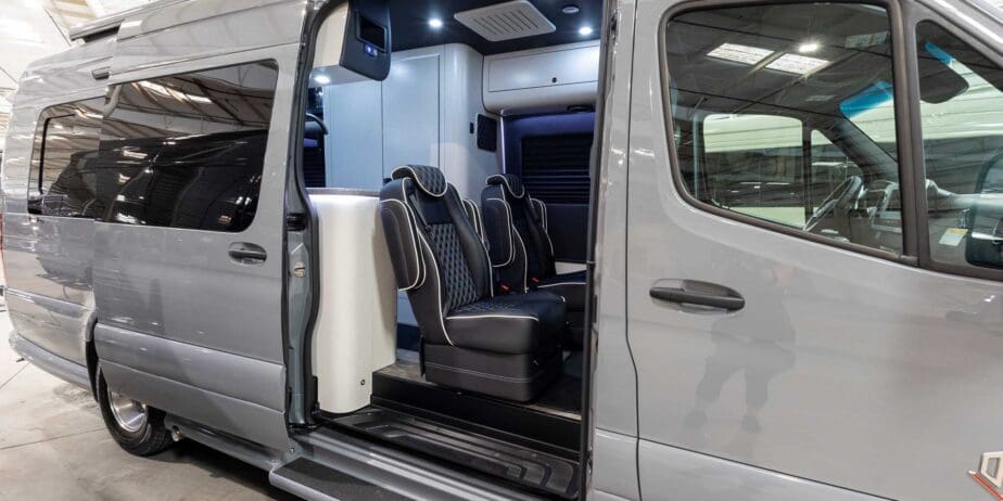 2025-OGV-1132-V-RV-Interior-SM-01