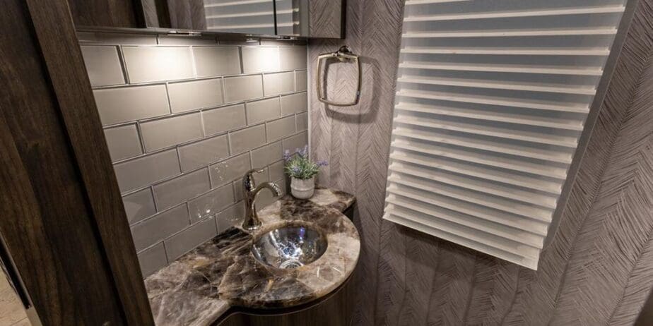 2440_Interior-10