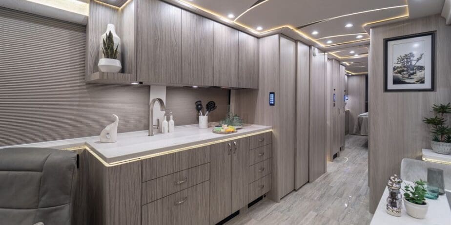 luxury-rv-marathon-coach-1405-005