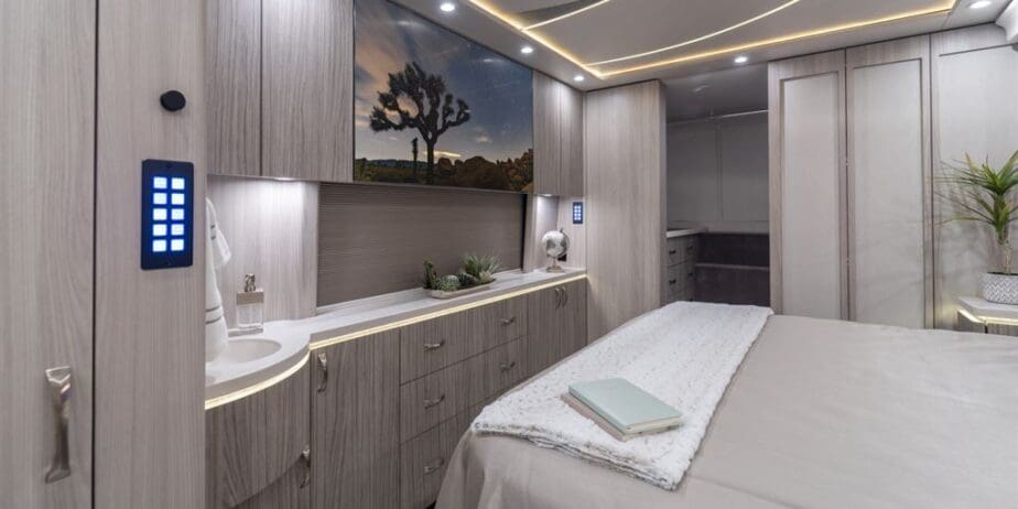 luxury-rv-marathon-coach-1405-010