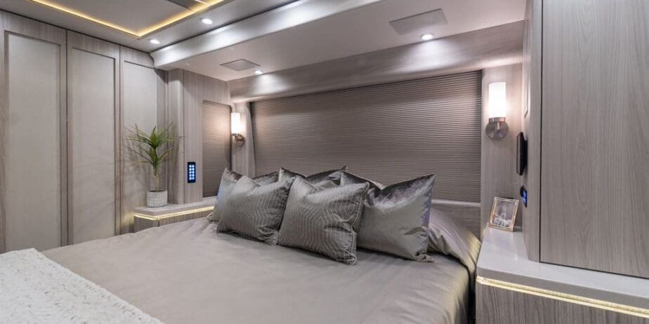 luxury-rv-marathon-coach-1405-011