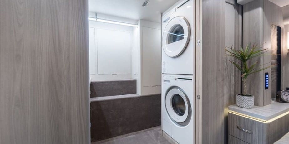 luxury-rv-marathon-coach-1405-014