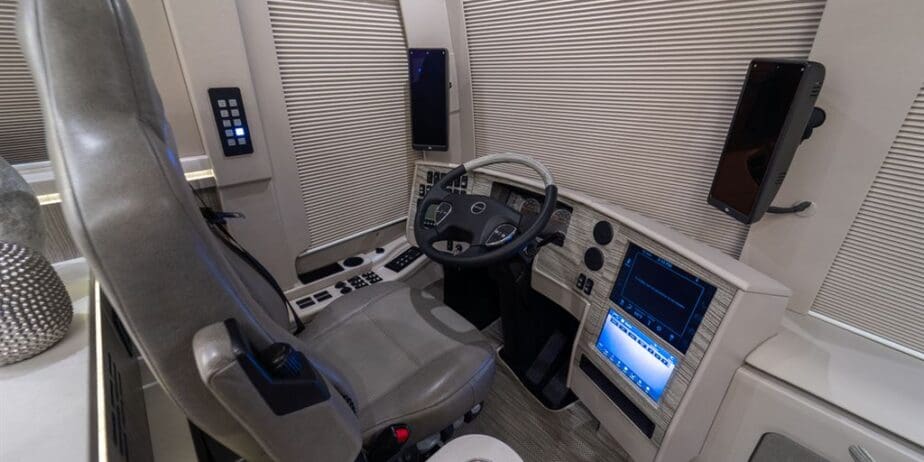 luxury-rv-marathon-coach-1405-028