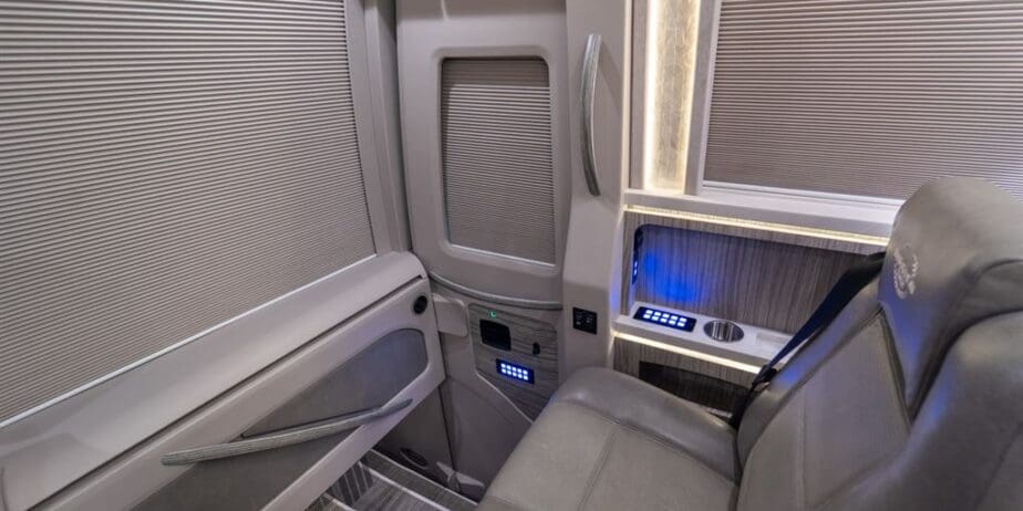 luxury-rv-marathon-coach-1405-029
