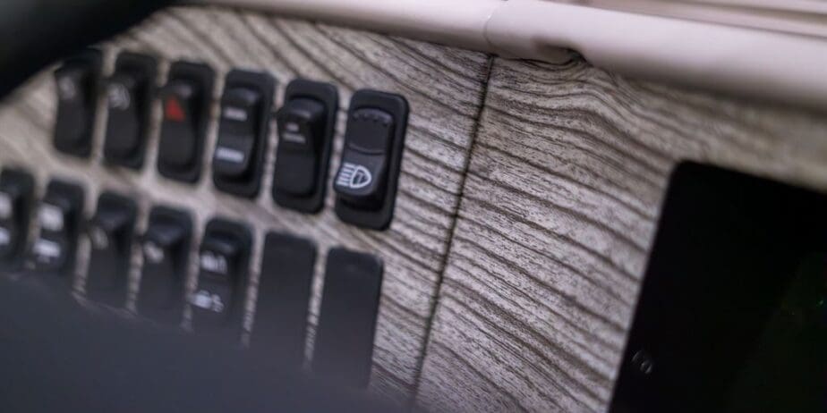 luxury-rv-marathon-coach-1405-032