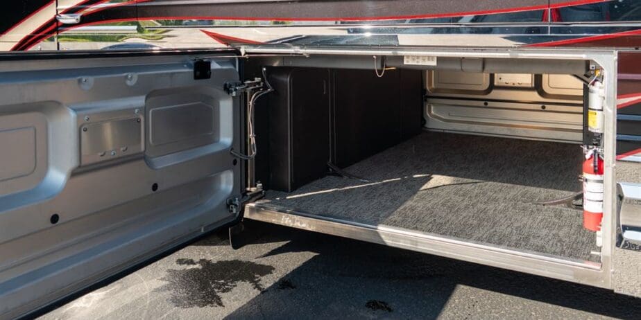 luxury-rv-marathon-coach-1405-081
