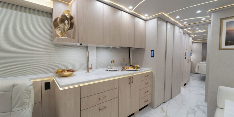 luxury-rv-marathon-coach-1406-005