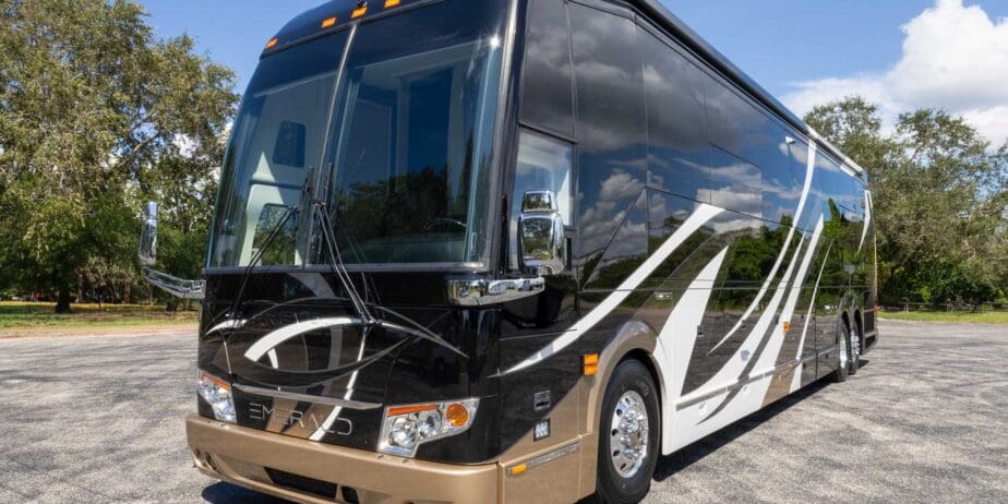 2021-Prevost-Emerald-Exterior-SM-11
