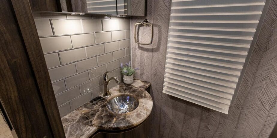 2440_Interior-10