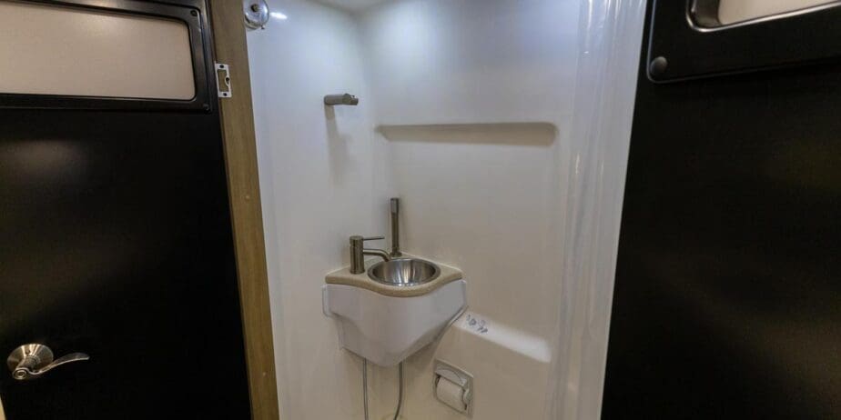 2582_Interior-11