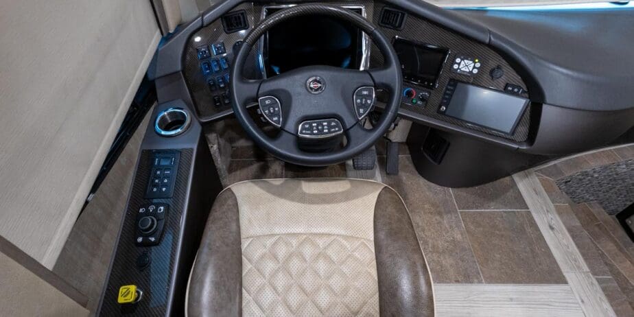 2593_Interior-01