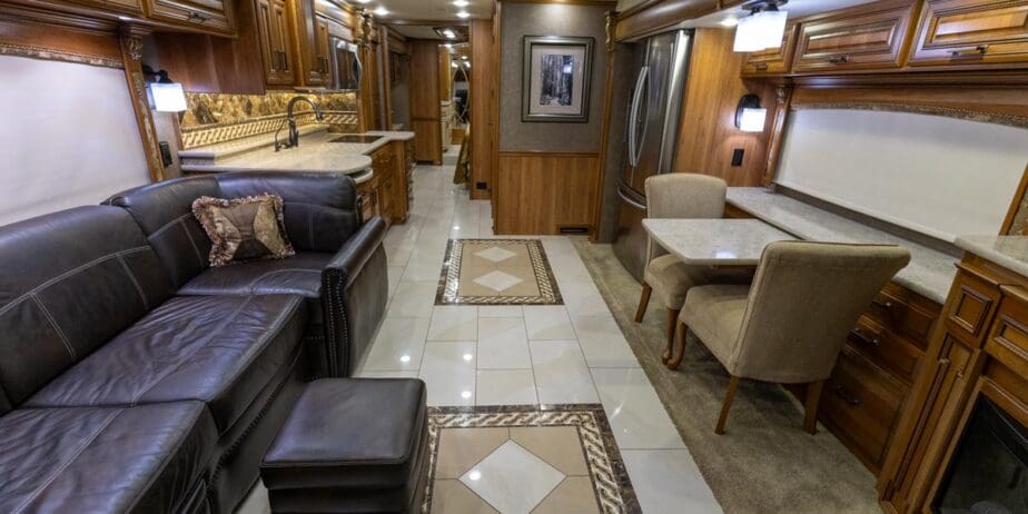 2599_Interior-02