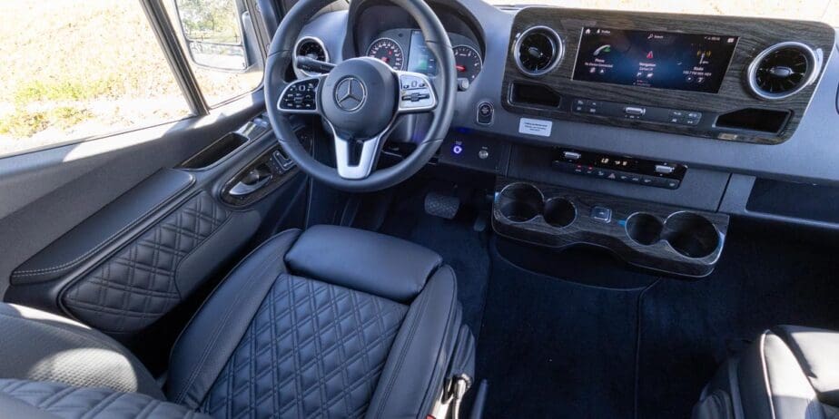 2464_Interior-02