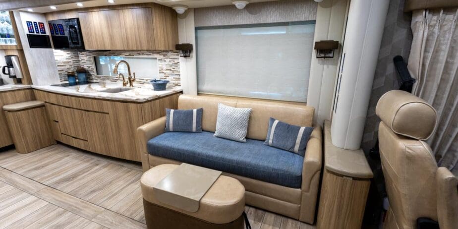 2507_Interior-03